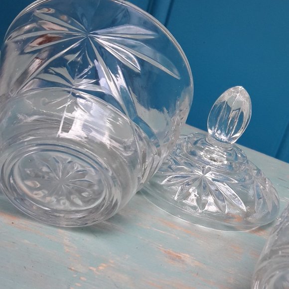 Glass Cream and Sugar with Lid Measuring Cup Vintage Starburst Design - Picture 7 of 7